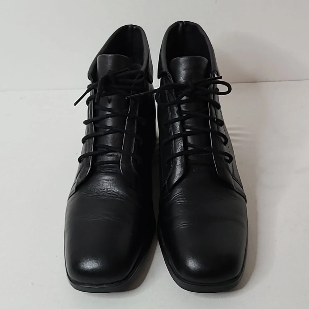 Vintage 90s Y2K St.Johns Bay Leather Ankle Booties Black Cuffed LaceUp Size 9.5W